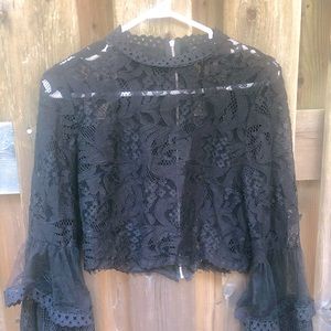 Stunning bell sleeve lace crop top